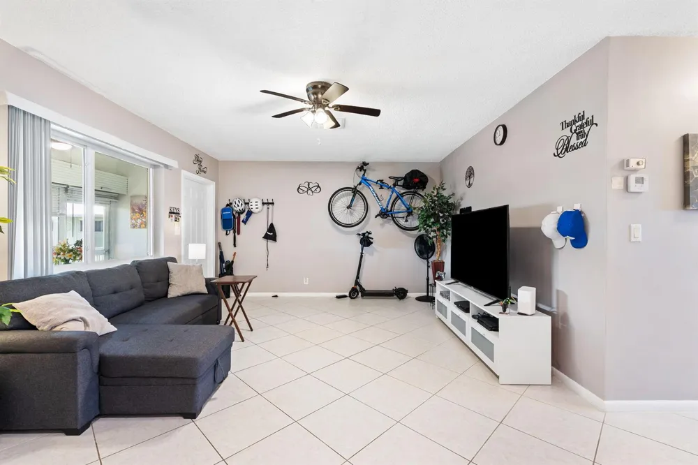 2100 NE 38th Street #205 Lighthouse Point, FL 33064