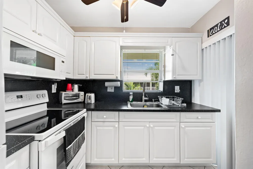 2100 NE 38th Street #205 Lighthouse Point, FL 33064
