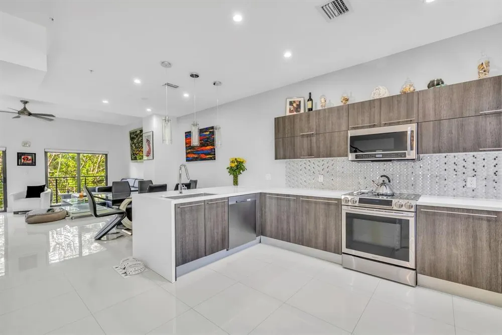 462 SE 1ST CIRCLE Pompano Beach, FL 33060