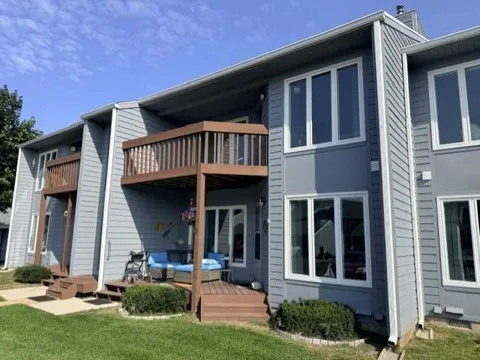 403 W Lake Street
