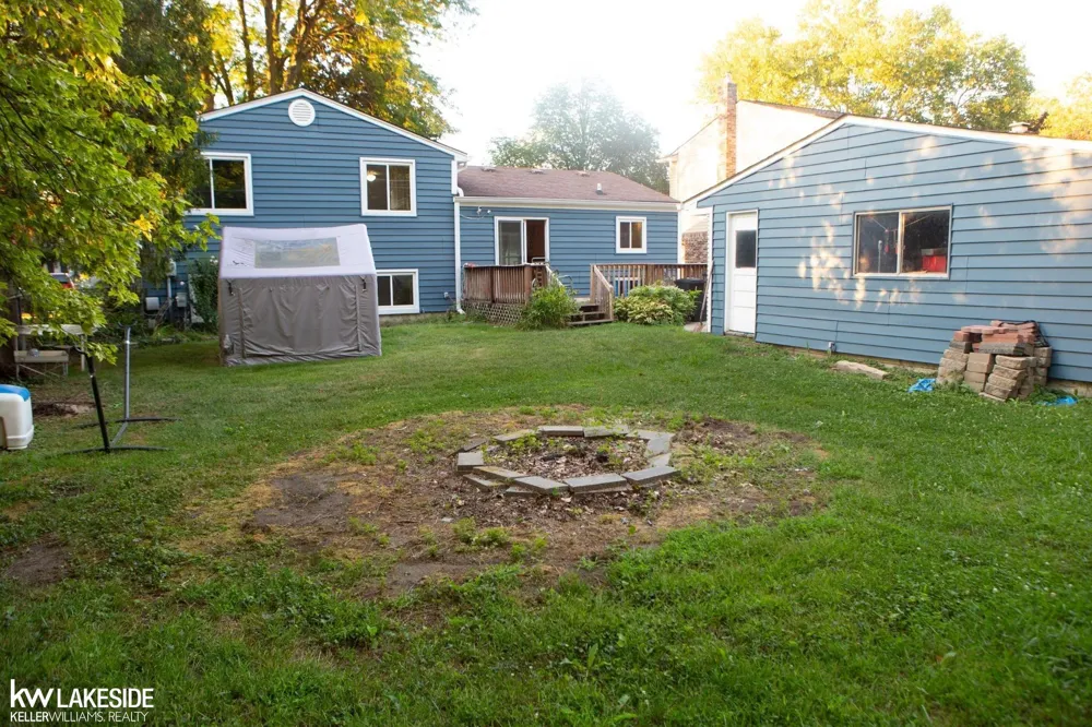 14544 Debbie Drive Sterling Heights City, MI 48313