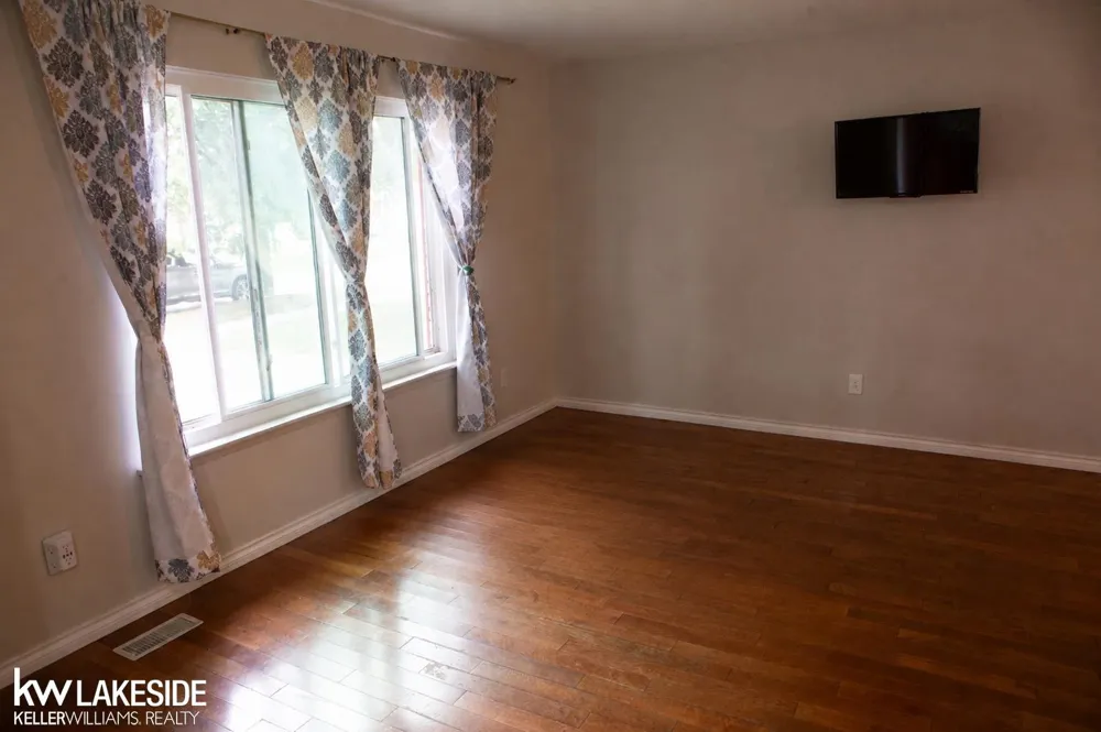 14544 Debbie Drive Sterling Heights City, MI 48313