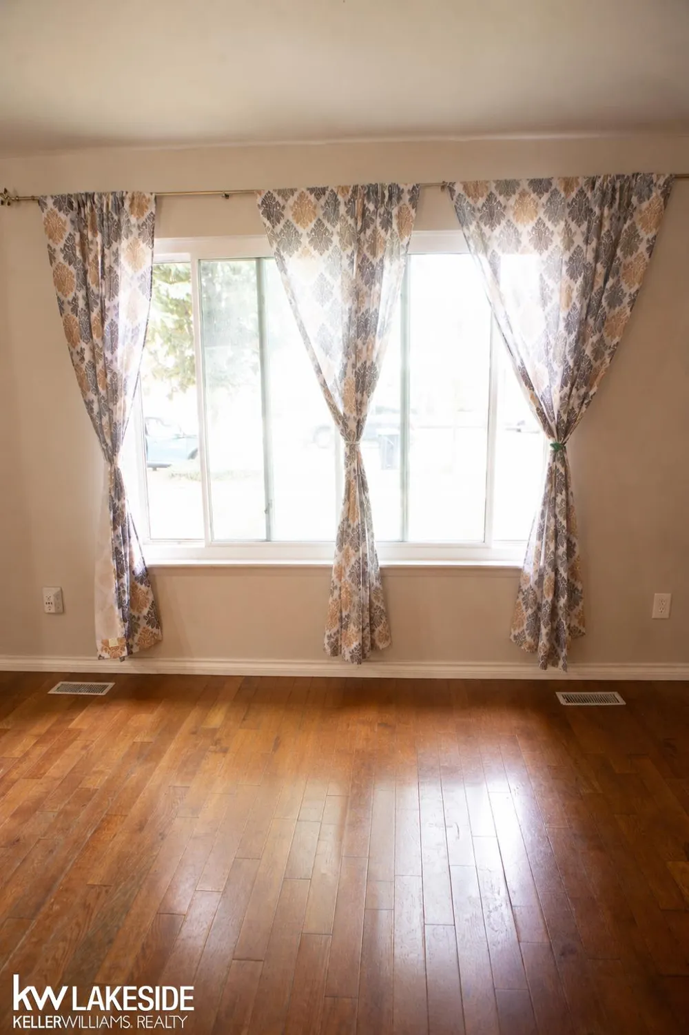 14544 Debbie Drive Sterling Heights City, MI 48313
