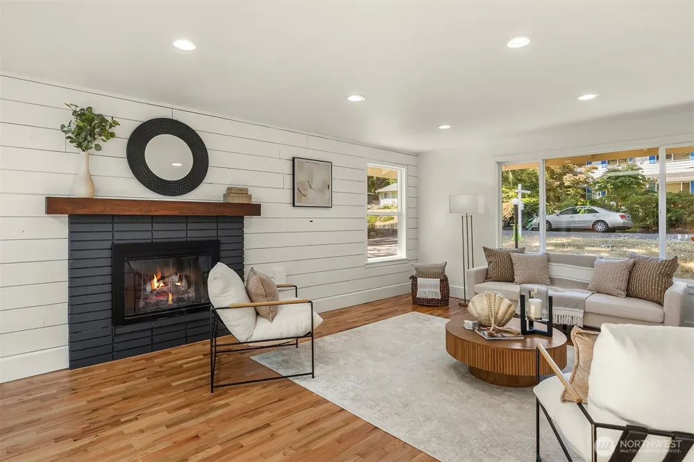 22005 78th Place W Edmonds, WA 98026