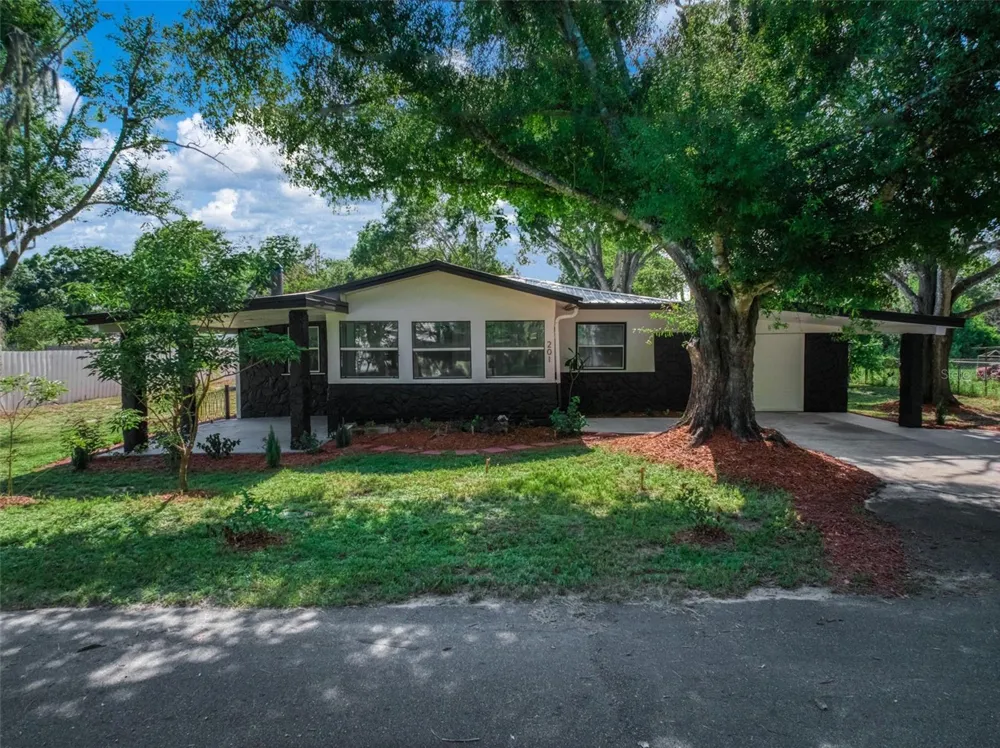207 BROOKS ROAD Frostproof, FL 33843