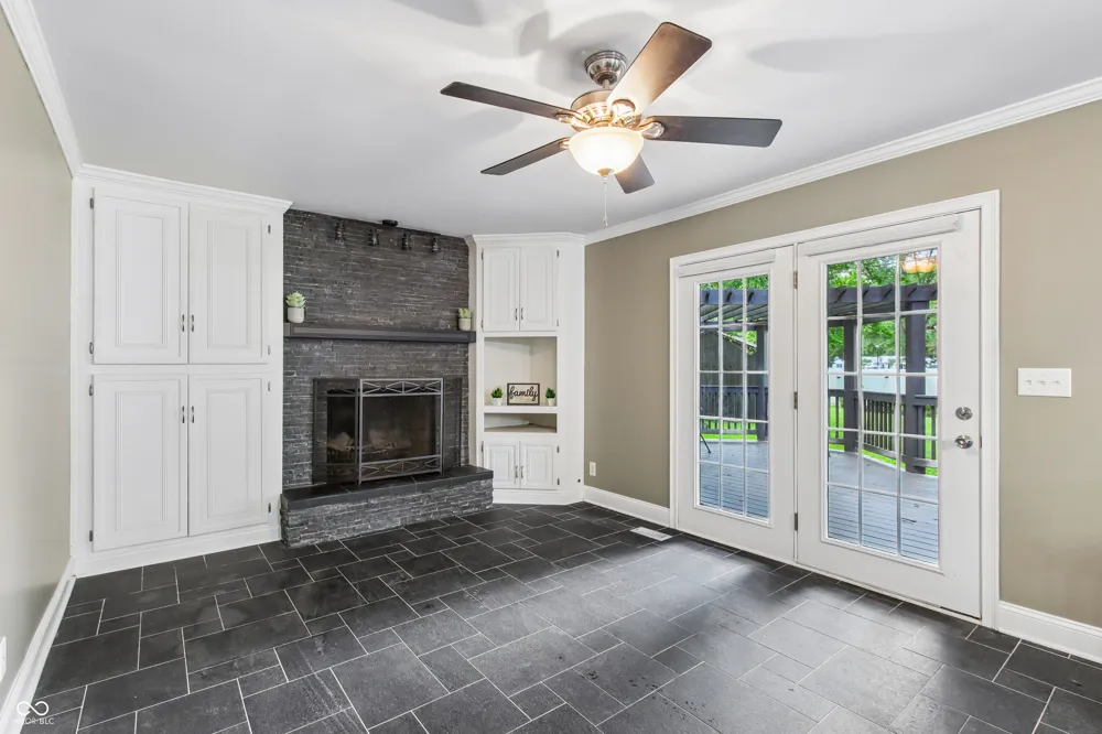 52 Dawn Drive Franklin, IN 46131