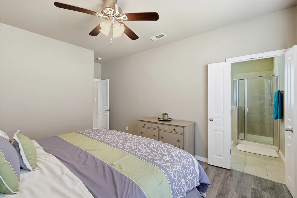 4908 Lake Park Drive Sanger, TX 76266