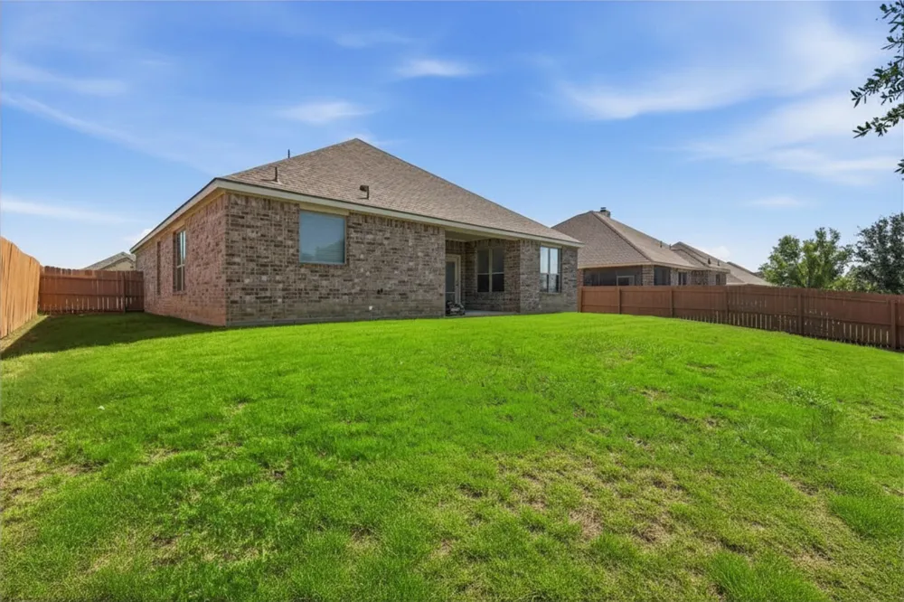 4908 Lake Park Drive Sanger, TX 76266