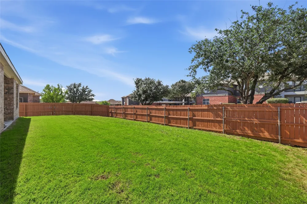 4908 Lake Park Drive Sanger, TX 76266