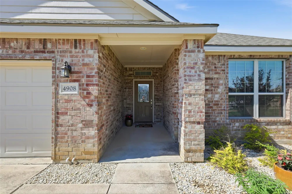 4908 Lake Park Drive Sanger, TX 76266
