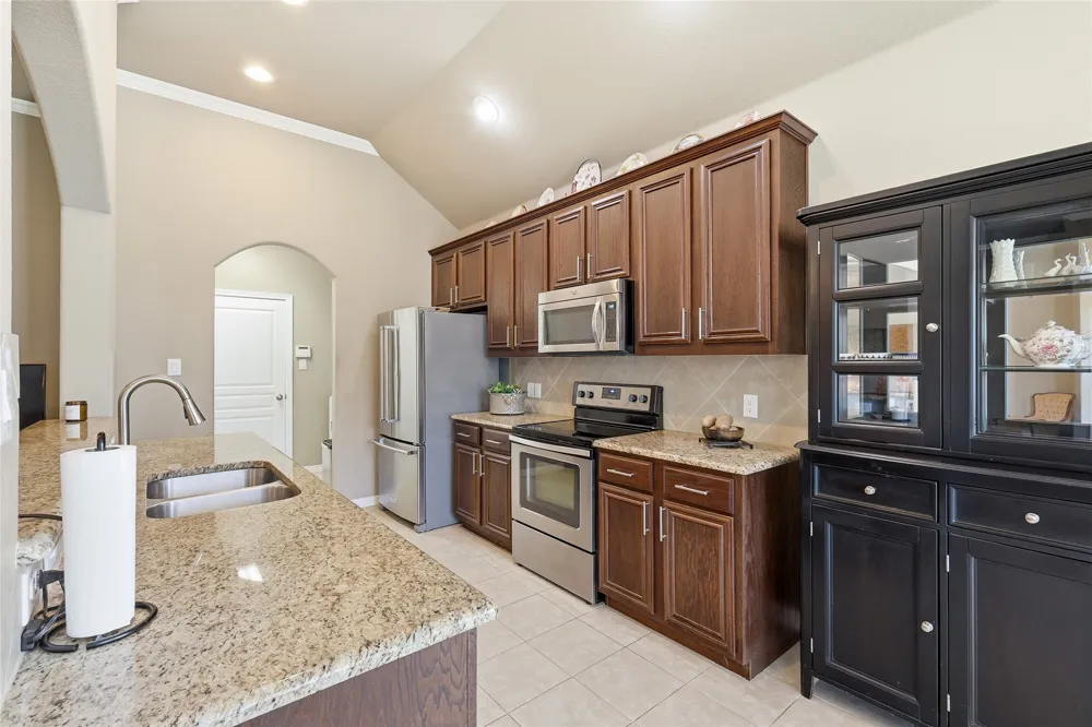 4908 Lake Park Drive Sanger, TX 76266