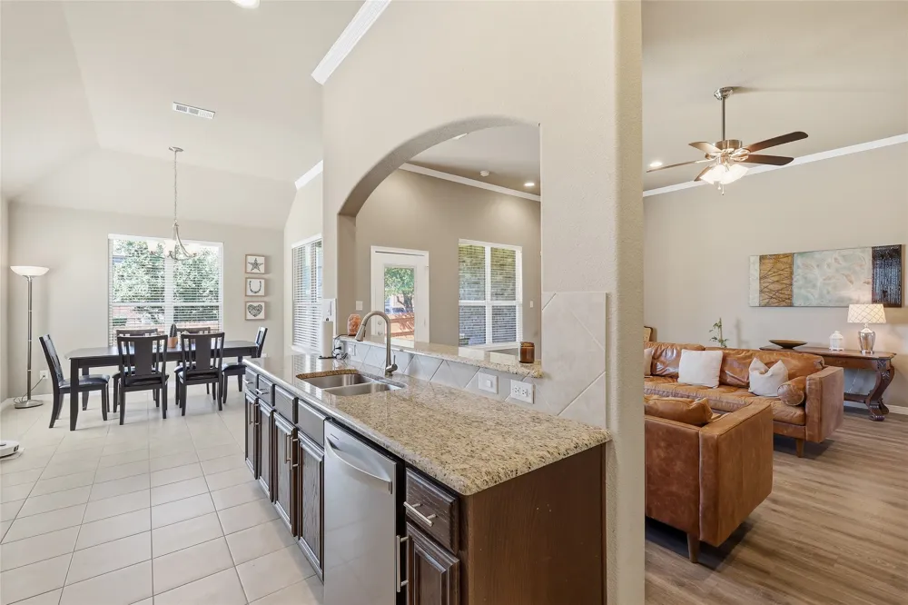 4908 Lake Park Drive Sanger, TX 76266