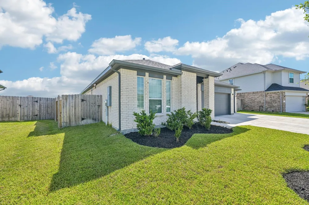409 Chardonnay Drive Alvin, TX 77511