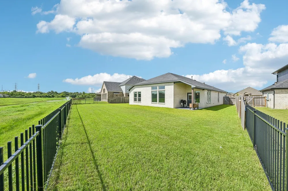 409 Chardonnay Drive Alvin, TX 77511