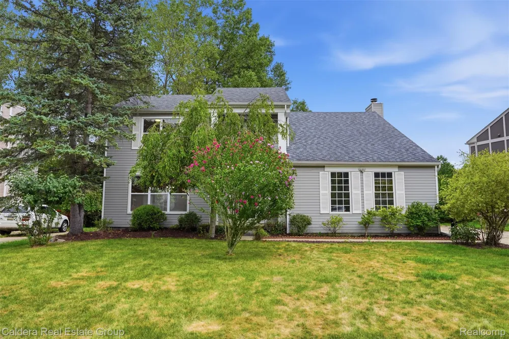 1753 Dawncrest Drive West Bloomfield Charter Township, MI 48324