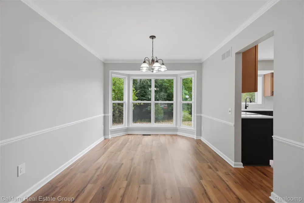 1753 Dawncrest Drive West Bloomfield Charter Township, MI 48324