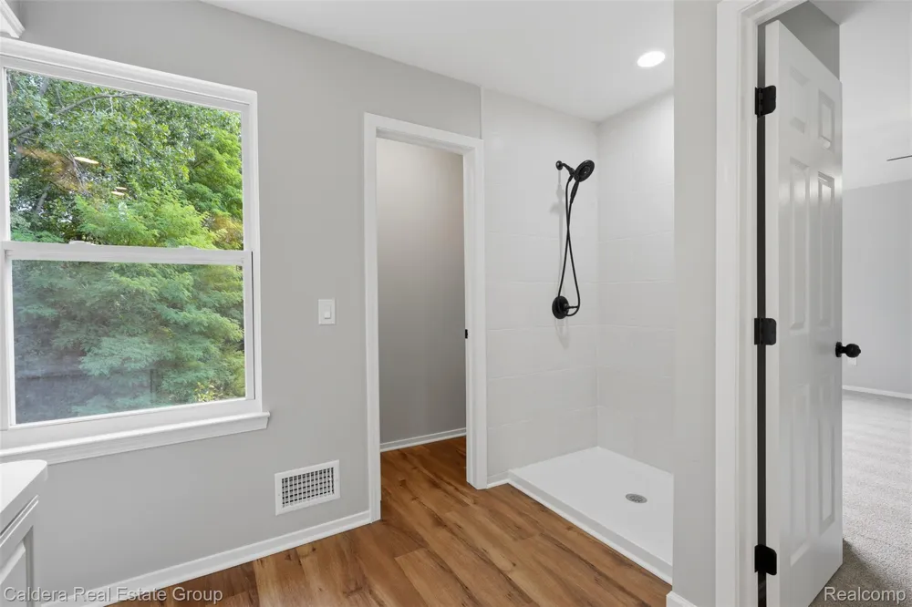 1753 Dawncrest Drive West Bloomfield Charter Township, MI 48324