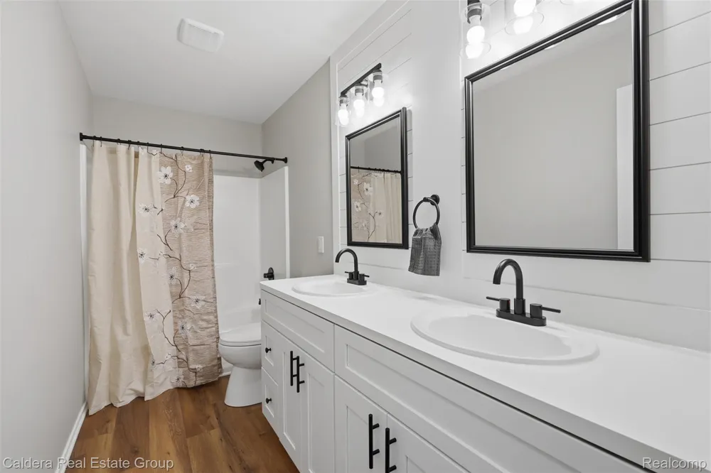 1753 Dawncrest Drive West Bloomfield Charter Township, MI 48324