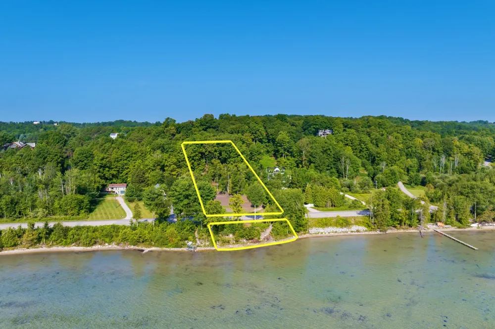 4800 S West Bay Shore Drive Bingham Township, MI 49682
