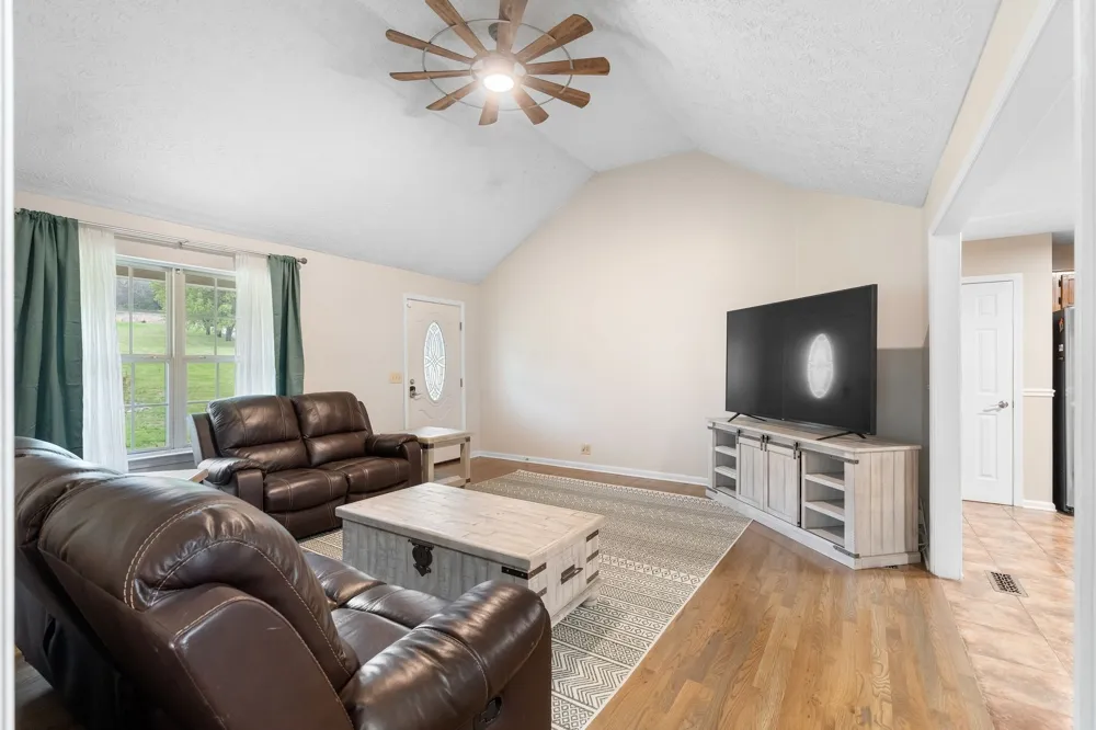 15541 Cainsville Rd Milton, TN 37118