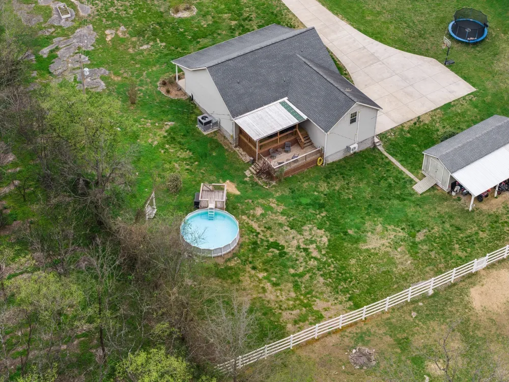 15541 Cainsville Rd Milton, TN 37118