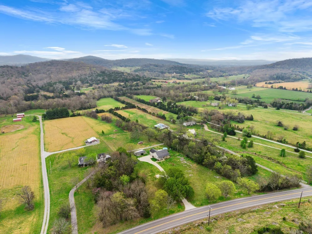15541 Cainsville Rd Milton, TN 37118