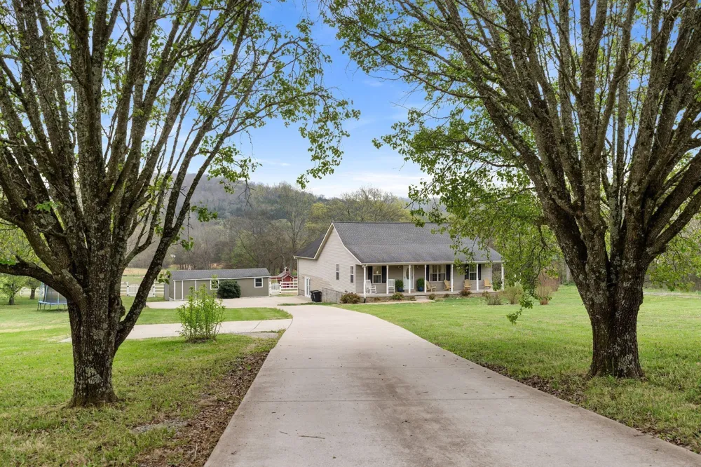15541 Cainsville Rd Milton, TN 37118