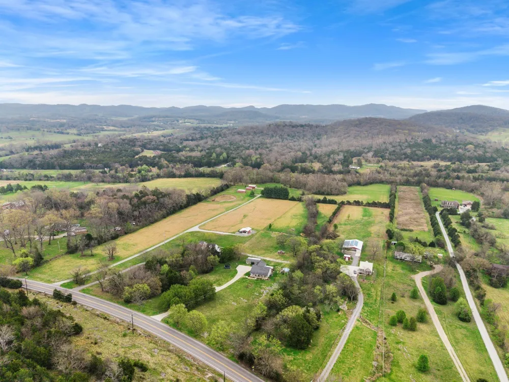 15541 Cainsville Rd Milton, TN 37118