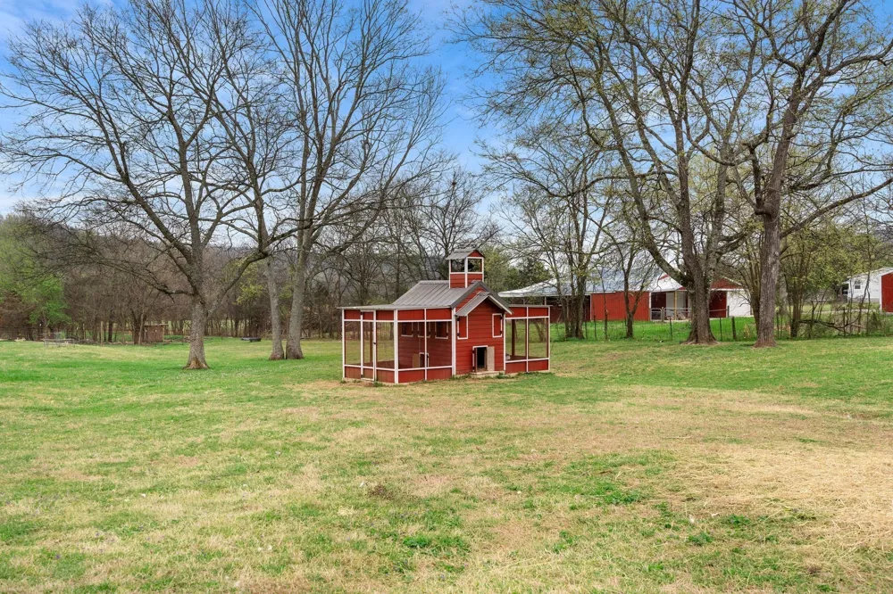 15541 Cainsville Rd Milton, TN 37118