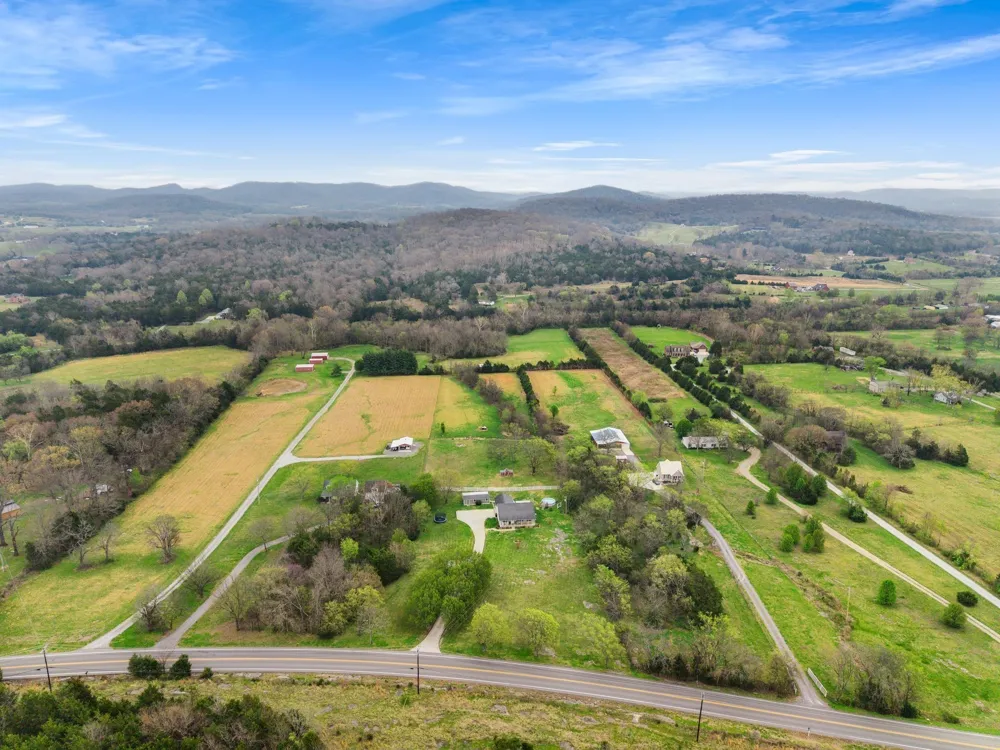 15541 Cainsville Rd Milton, TN 37118