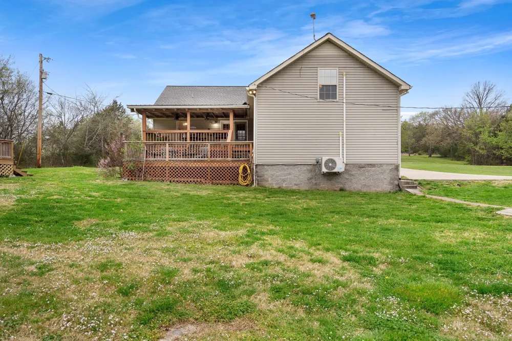 15541 Cainsville Rd Milton, TN 37118