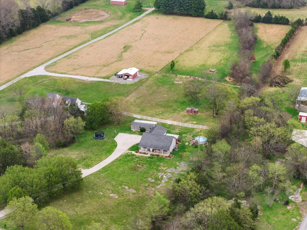 15541 Cainsville Rd Milton, TN 37118