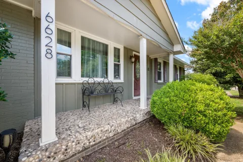 6628 Cabot Dr
