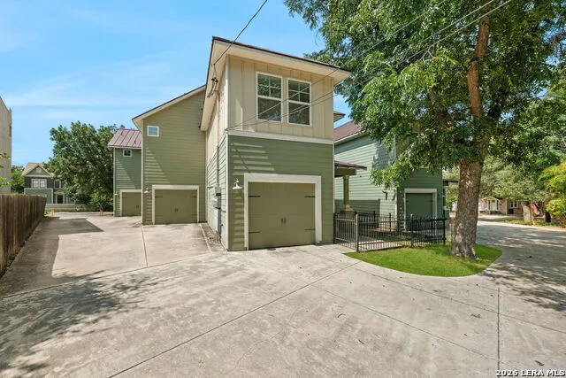 107 CLAREMONT AVE San Antonio, TX 78209
