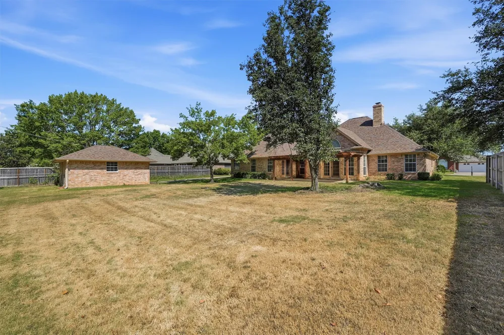 2416 Jolinda Lane Whitesboro, TX 76273