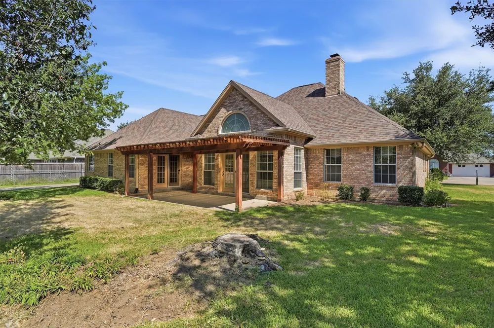 2416 Jolinda Lane Whitesboro, TX 76273