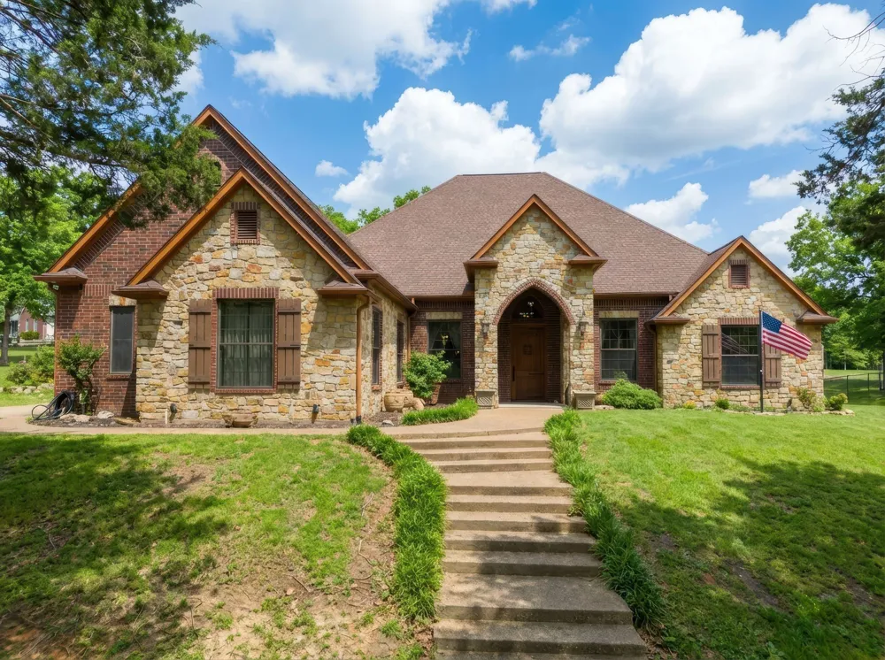 304 County Road 2311 Mineola, TX 75773