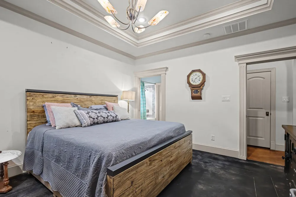 304 County Road 2311 Mineola, TX 75773
