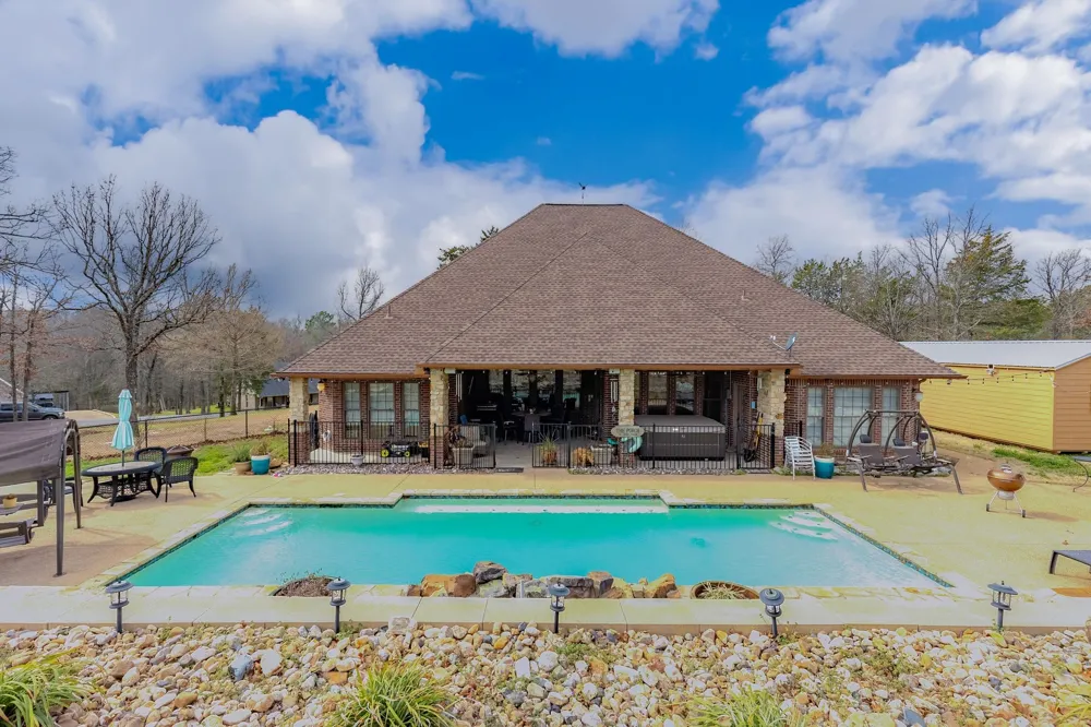 304 County Road 2311 Mineola, TX 75773