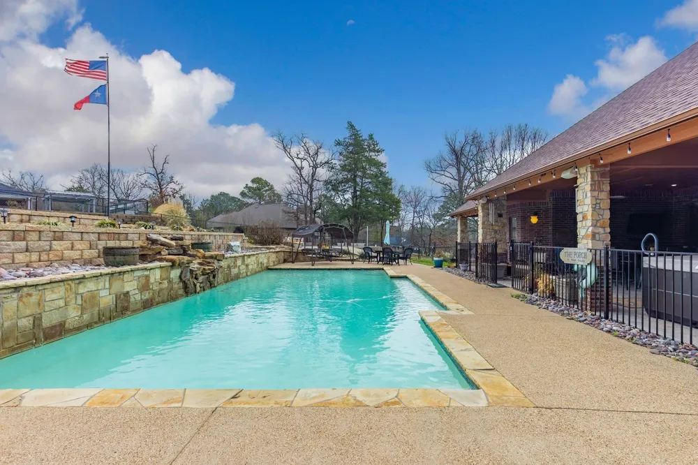 304 County Road 2311 Mineola, TX 75773