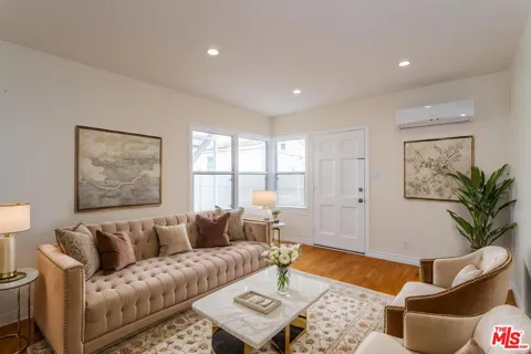 200 W Palmer Avenue
