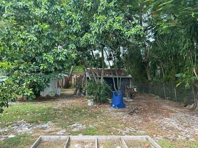 863 NW 113th St Miami, FL 33168