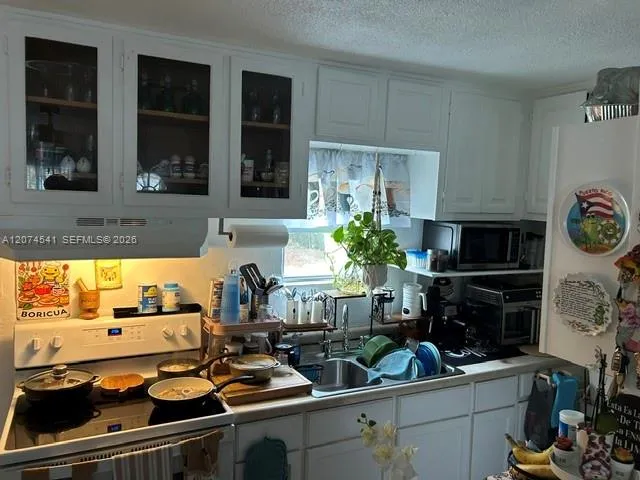 863 NW 113th St Miami, FL 33168