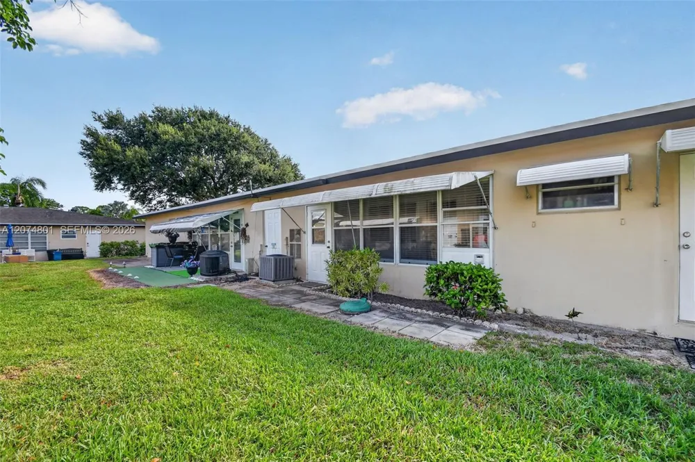 867 North Dr #B Delray Beach, FL 33445
