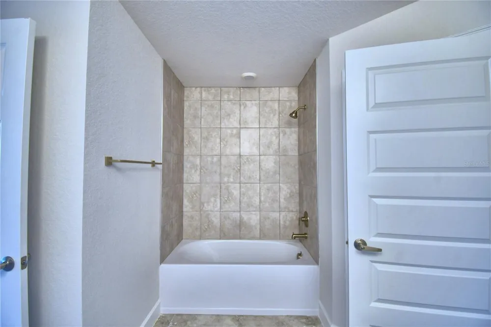 4632 CALAMINT LANE Auburndale, FL 33823