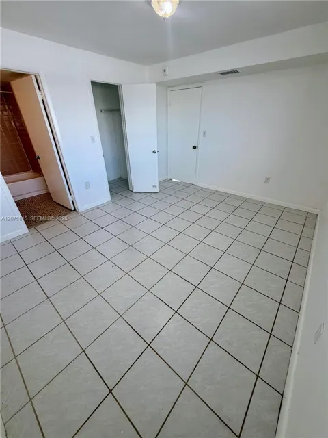 2001 Bay Dr #404
