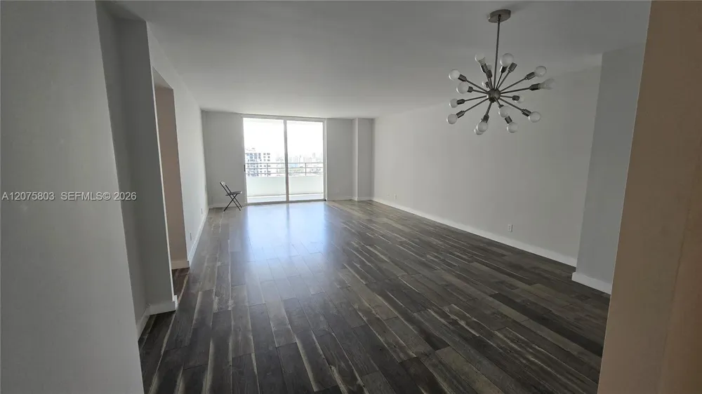 2500 Parkview Dr #2317 Hallandale Beach, FL 33009