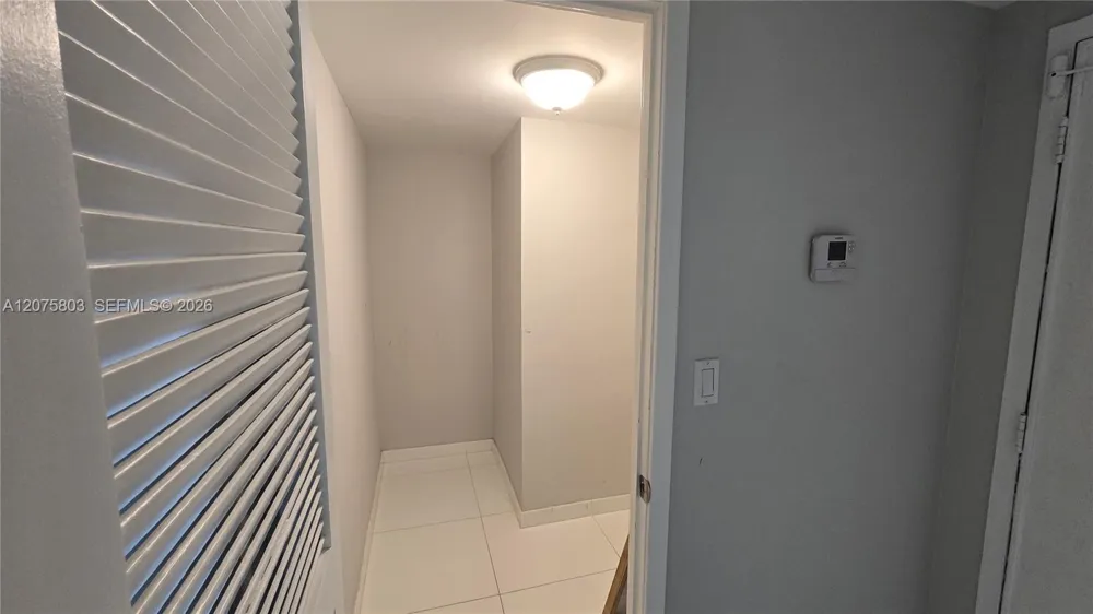 2500 Parkview Dr #2317 Hallandale Beach, FL 33009