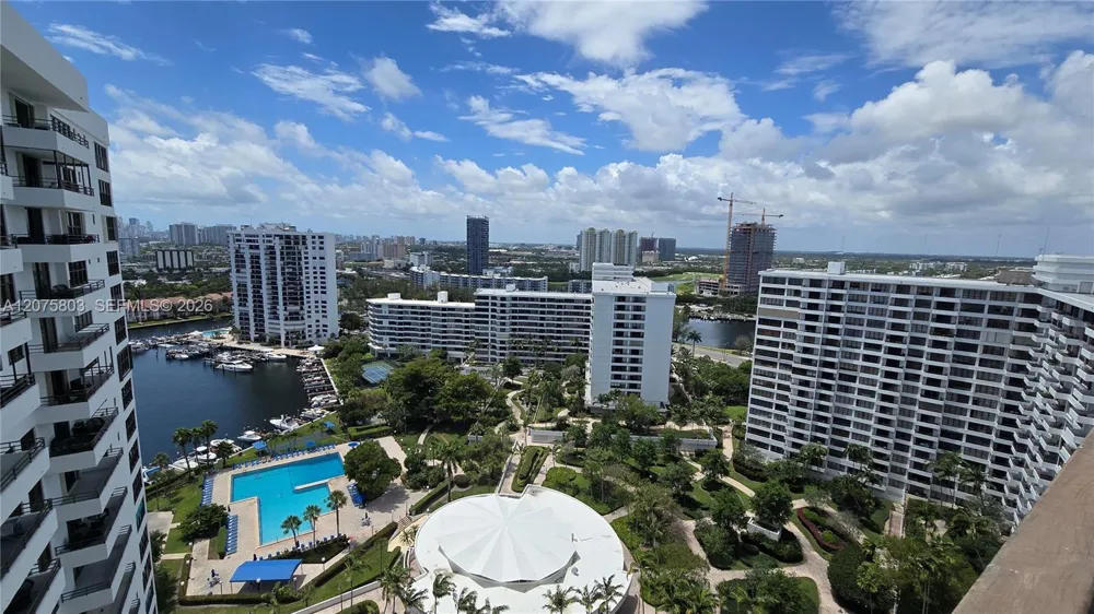 2500 Parkview Dr #2317 Hallandale Beach, FL 33009