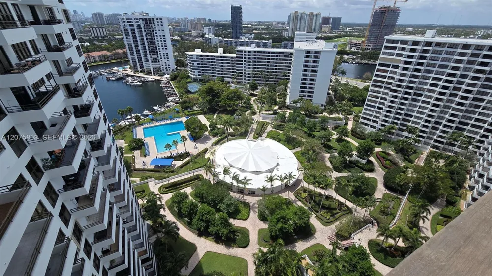 2500 Parkview Dr #2317 Hallandale Beach, FL 33009